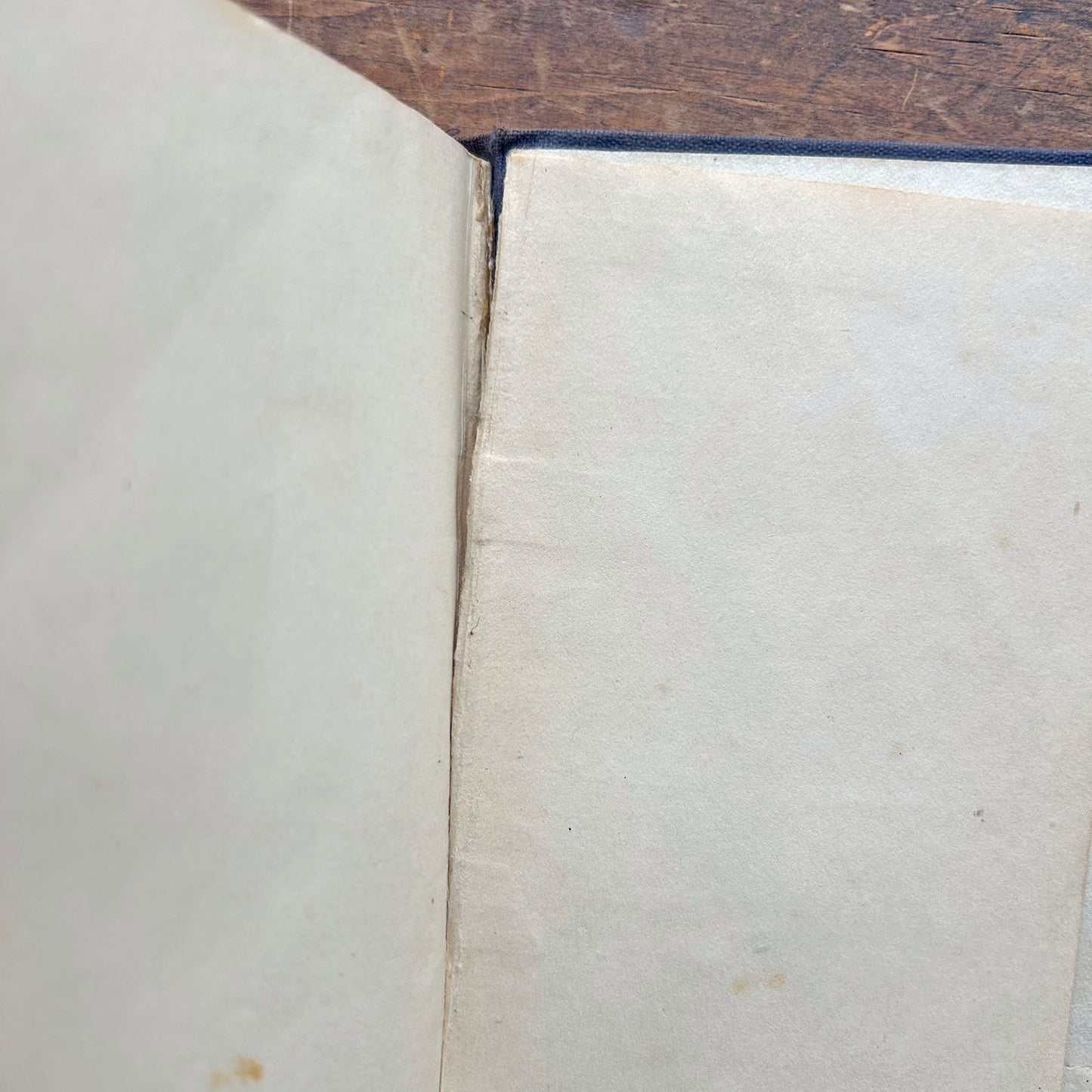 Pocket Dictionary / Geiriadur Llogell - Richards Welsh & English - Antique (Preloved)
