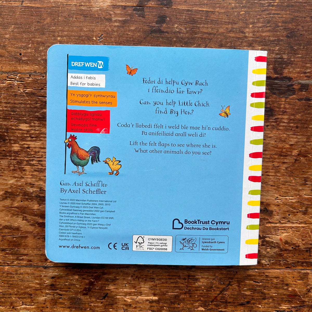 Pwy Sy'n Cuddio ar y Fferm: Who's Hiding on the Farm (Preloved)