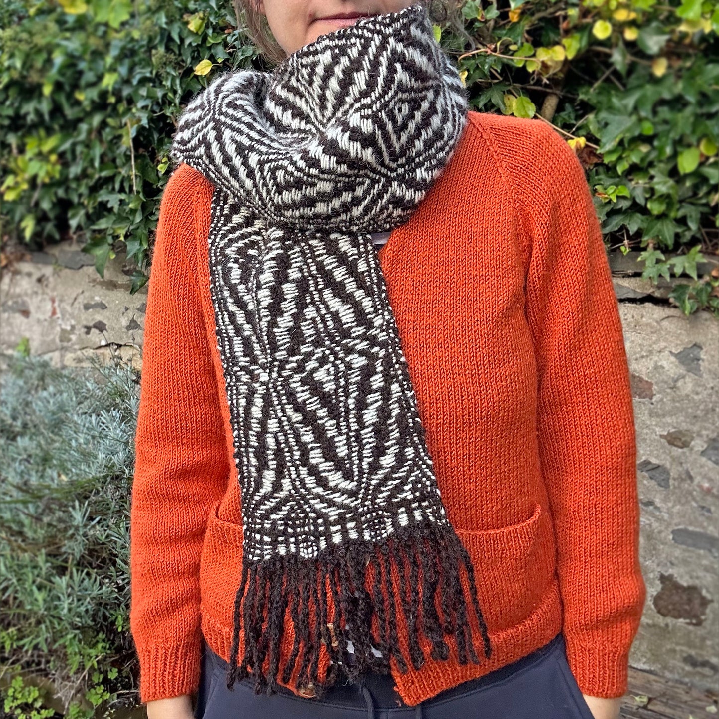 Scarf - Hand Spun / Woven in Wales - Natural Wool - Zig Zag (Preloved )