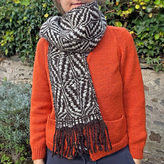 Scarf - Hand Spun / Woven in Wales - Natural Wool - Zig Zag (Preloved )