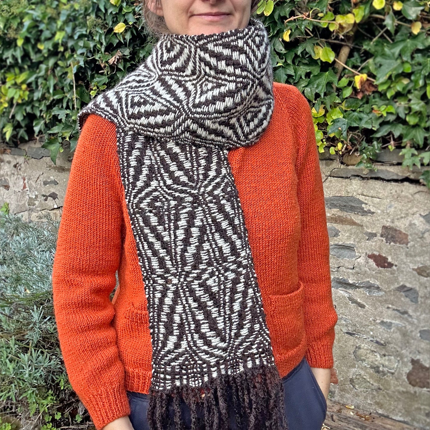 Scarf - Hand Spun / Woven in Wales - Natural Wool - Zig Zag (Preloved )