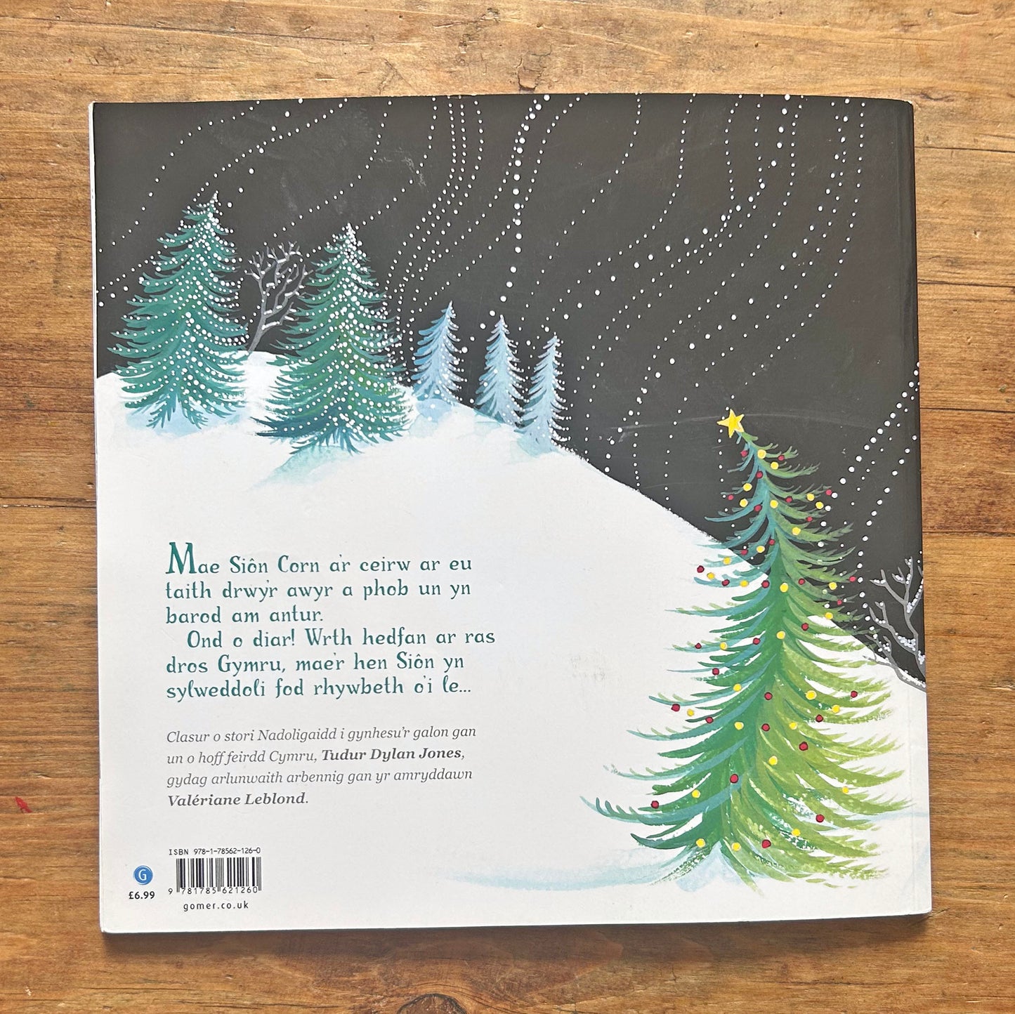 Siôn Corn a'r Anrheg Gorau Un - Tudur Dylan Jones & Valériane Leblond (Preloved)