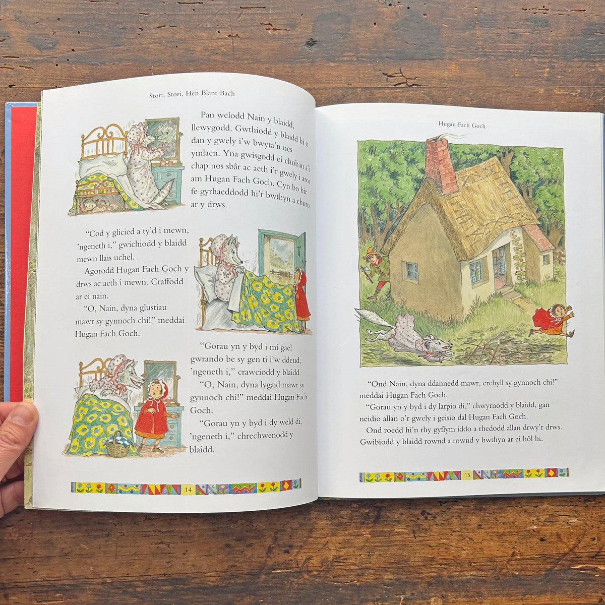 Stori, Stori, Hen Blant Bach - Fairytales in Welsh (Preloved)