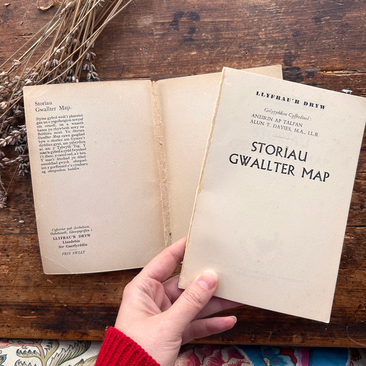 Storiau Gwallter Map / Walter Map - R. T. Jenkins - 1941 (Preloved)