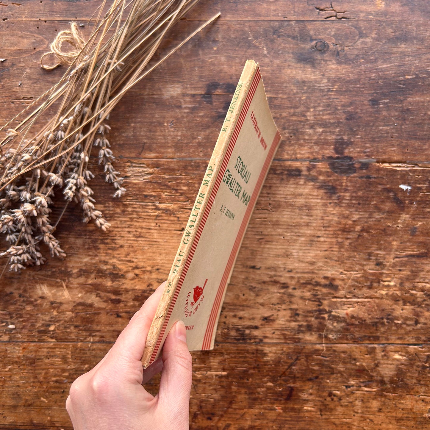 Storiau Gwallter Map / Walter Map - R. T. Jenkins - 1941 (Preloved)