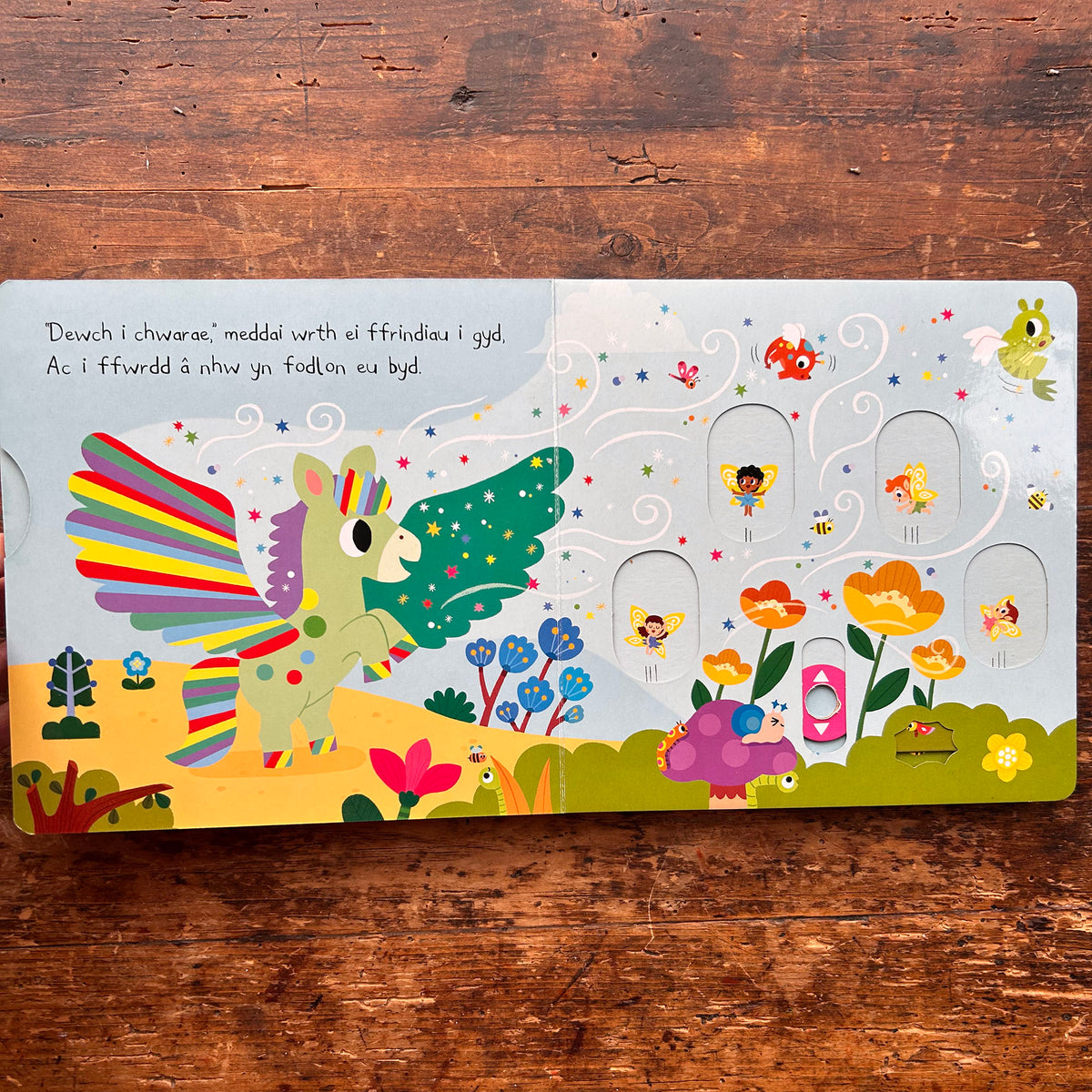 Storïau Hud Merlen - My Magical Flying Pony - Push Pull Turn Book (Preloved)