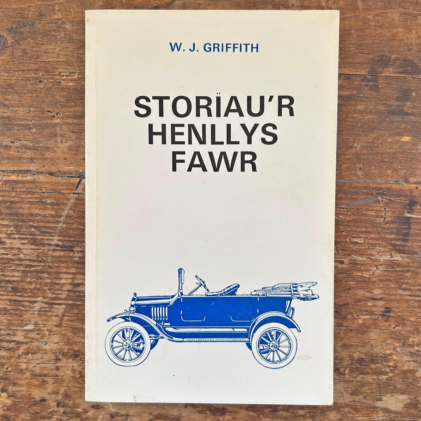 Storiau'r Henllys Fawr - Hen Lyfr Cymraeg - 1964 (Preloved)