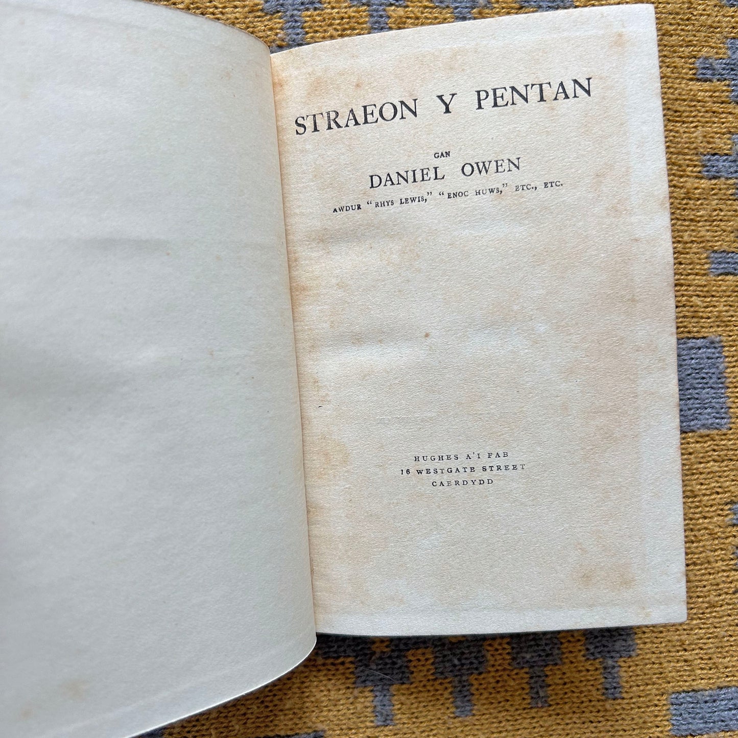 Straeon y Pentan - Daniel Owen (Preloved)