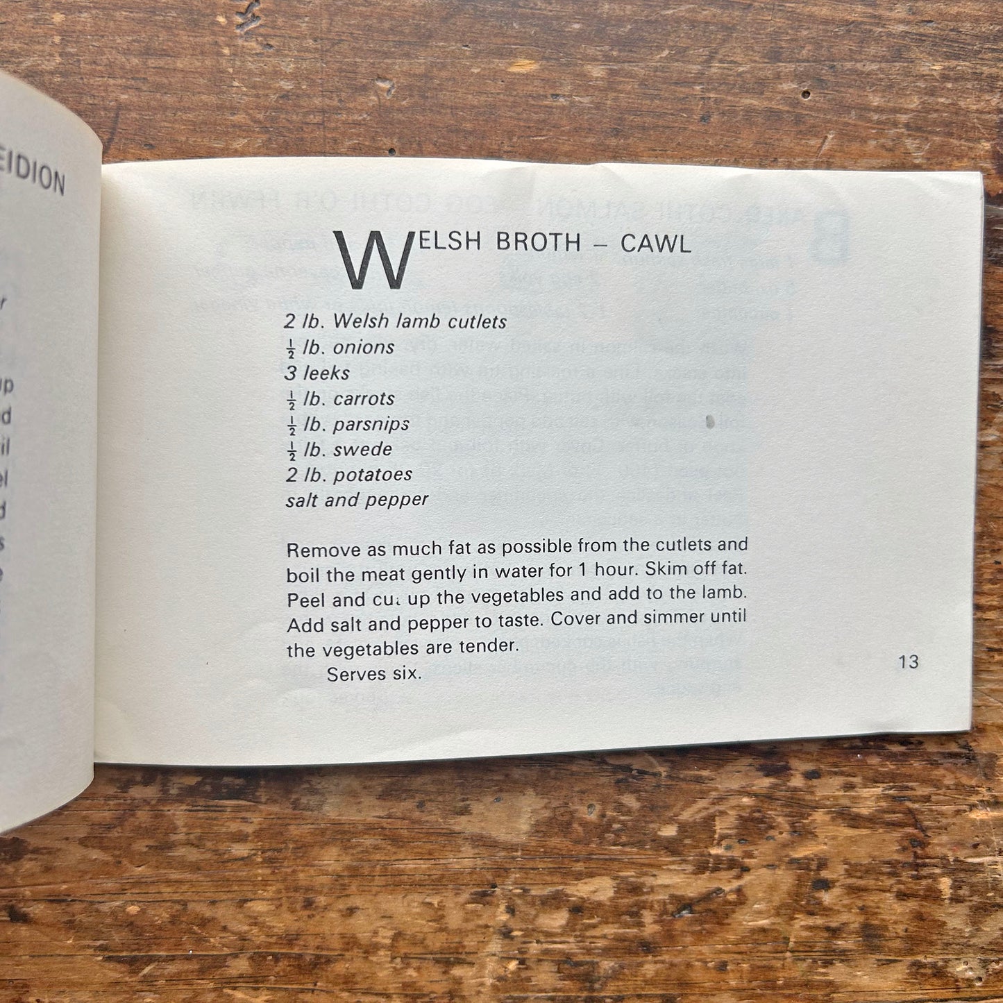 The Welsh Kitchen - Recipes from Wales - Sian Llewellyn 1979 (Preloved)