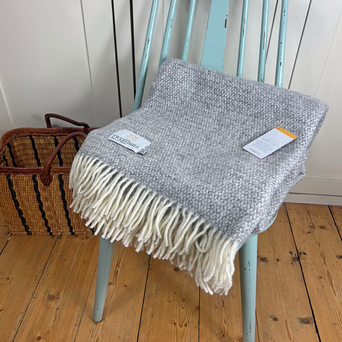 Taflu / Blanced - Gwlân Newydd - Rhith Tweedmill - Llwyd