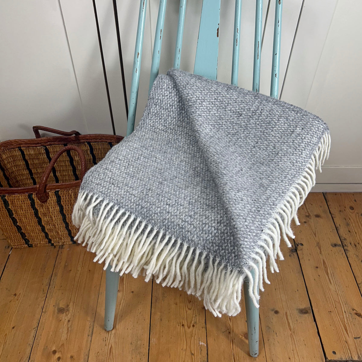 Taflu / Blanced - Gwlân Newydd - Rhith Tweedmill - Llwyd