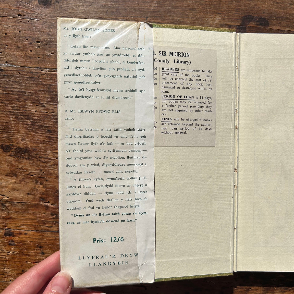 Y Tro Olaf: Ac Ysgrifau Eraill - WJ Gruffydd - 1939 (Preloved)