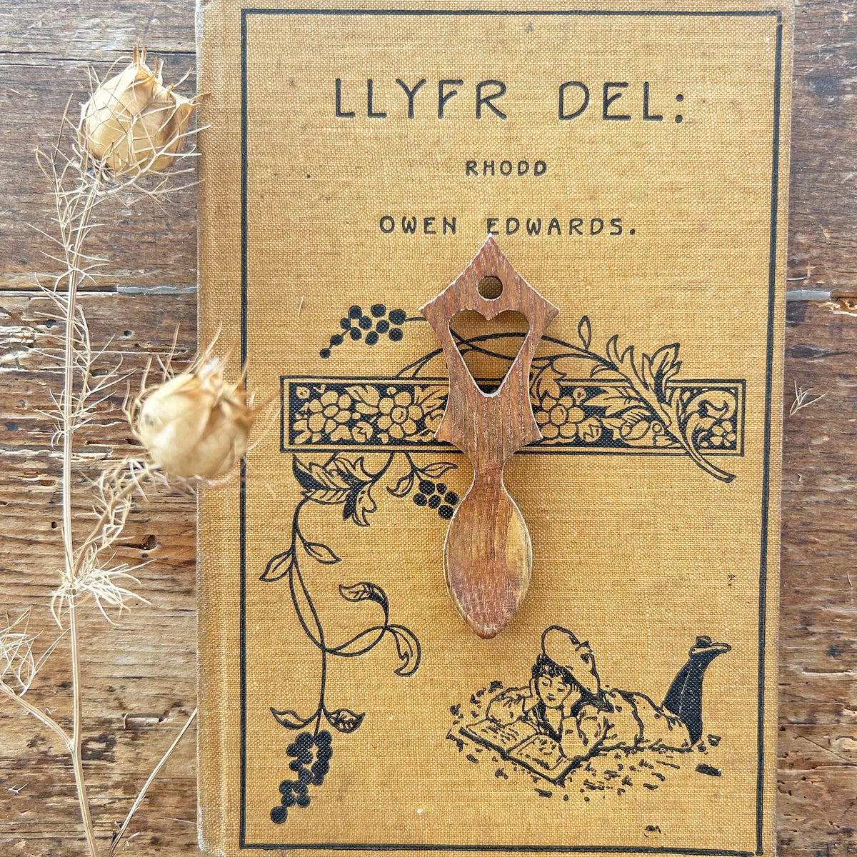 Vintage Lovespoon / Love Spoon - Hand Carved - Miniature (Preloved)
