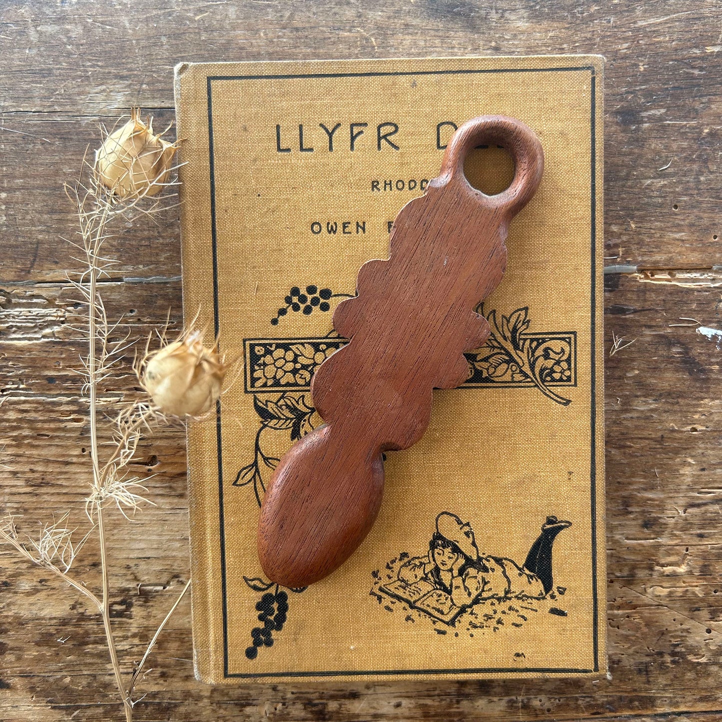 Vintage Lovespoon / Love Spoon - Hand Carved - Hearts (Preloved)