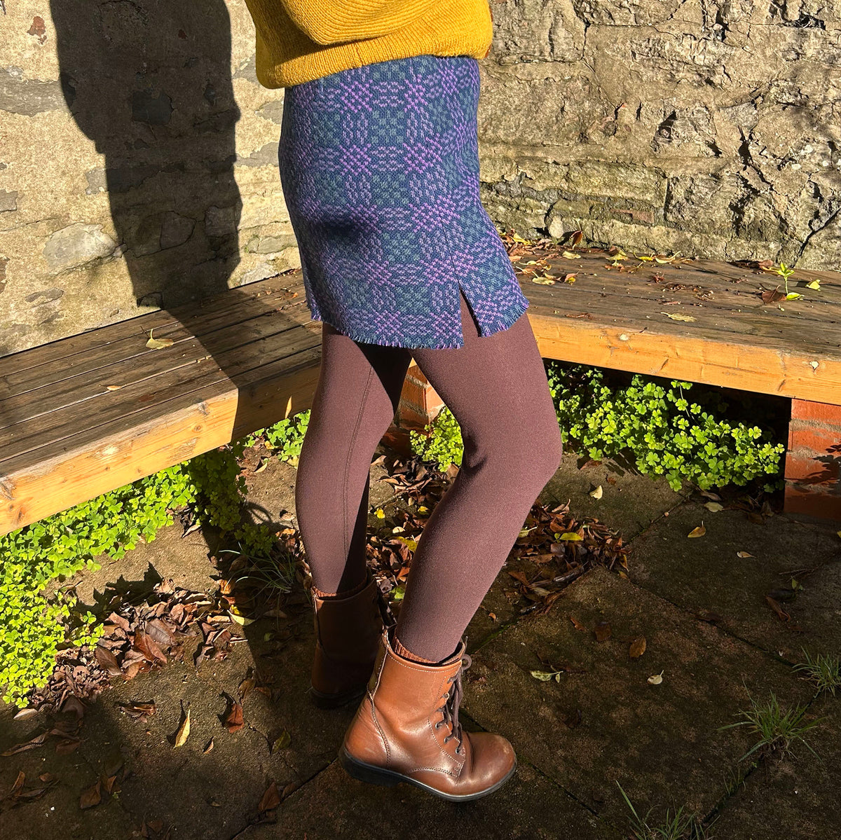 Vintage Mini Skirt - Welsh Tapestry - Wool - 1960s - XS (Preloved)