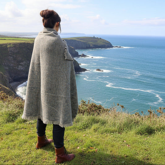 Vintage Welsh Throw / Blanket - 100% Wool - Blues (Preloved)