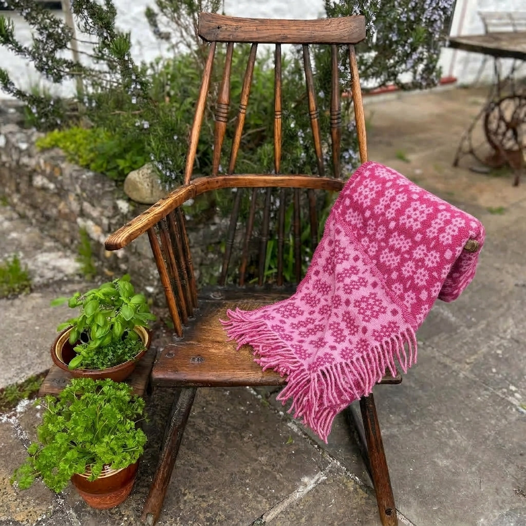 Throw / Blanket - Welsh Tapestry / Carthen Ysgafn - Caernarfon - 100% Wool - Blueberry / Pink