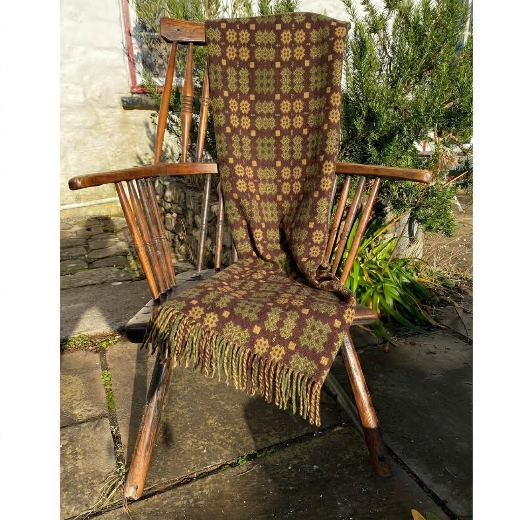 Throw / Blanket - Welsh Tapestry / Carthen Ysgafn - Caernarfon - 100% Wool - Chestnut Brown