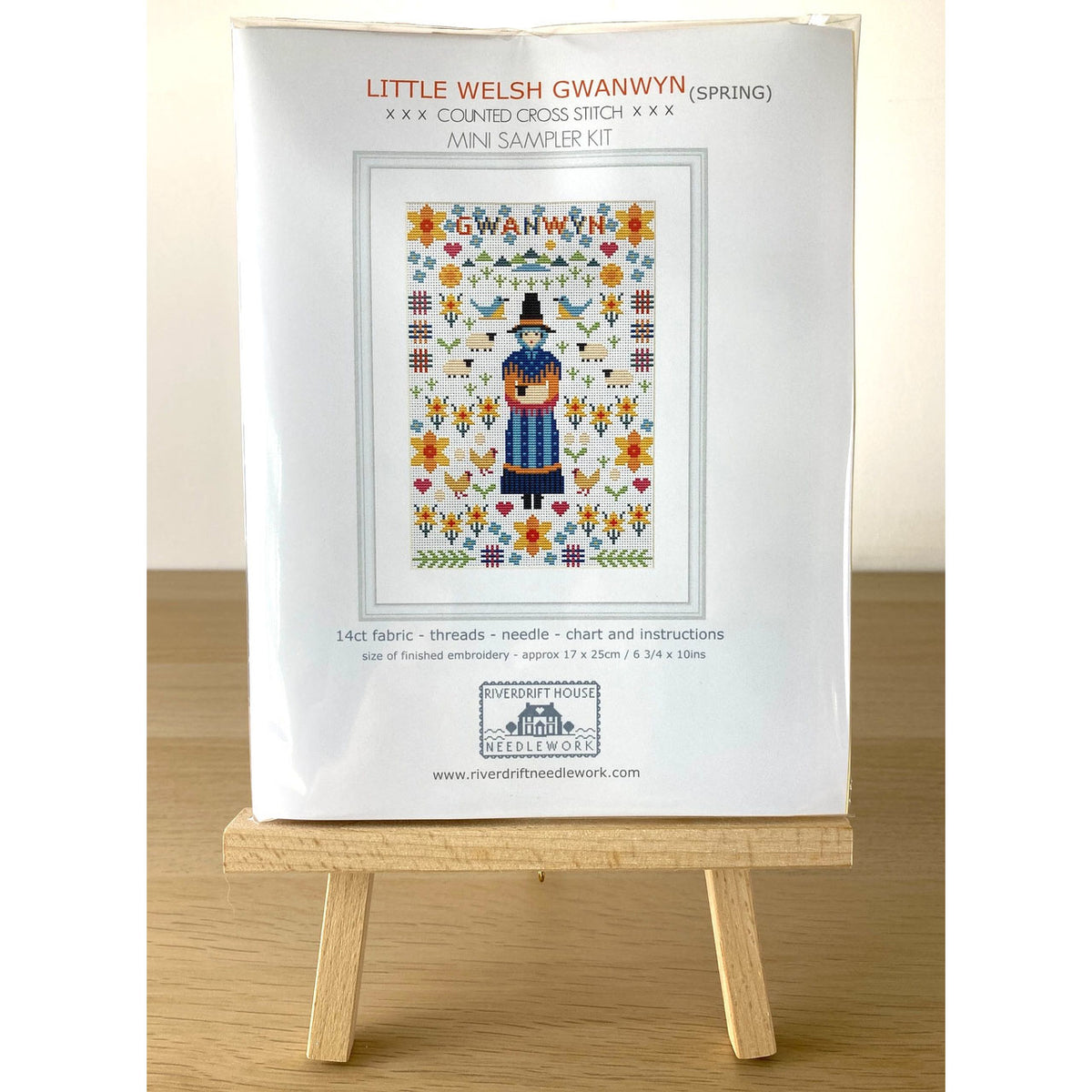 Cross Stitch Kit - Welsh Lady - Gwanwyn / Spring - Mini