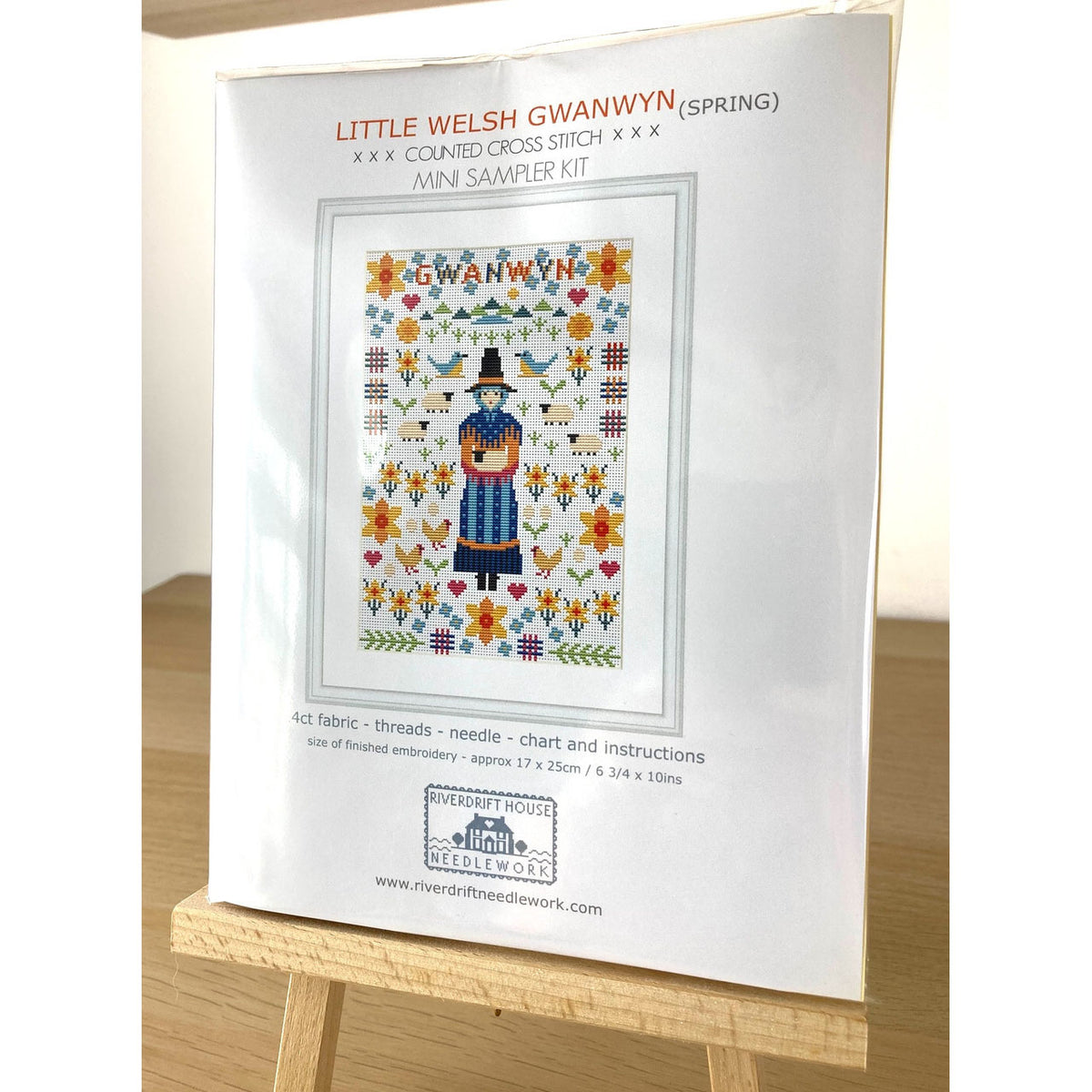 Cross Stitch Kit - Welsh Lady - Gwanwyn / Spring - Mini