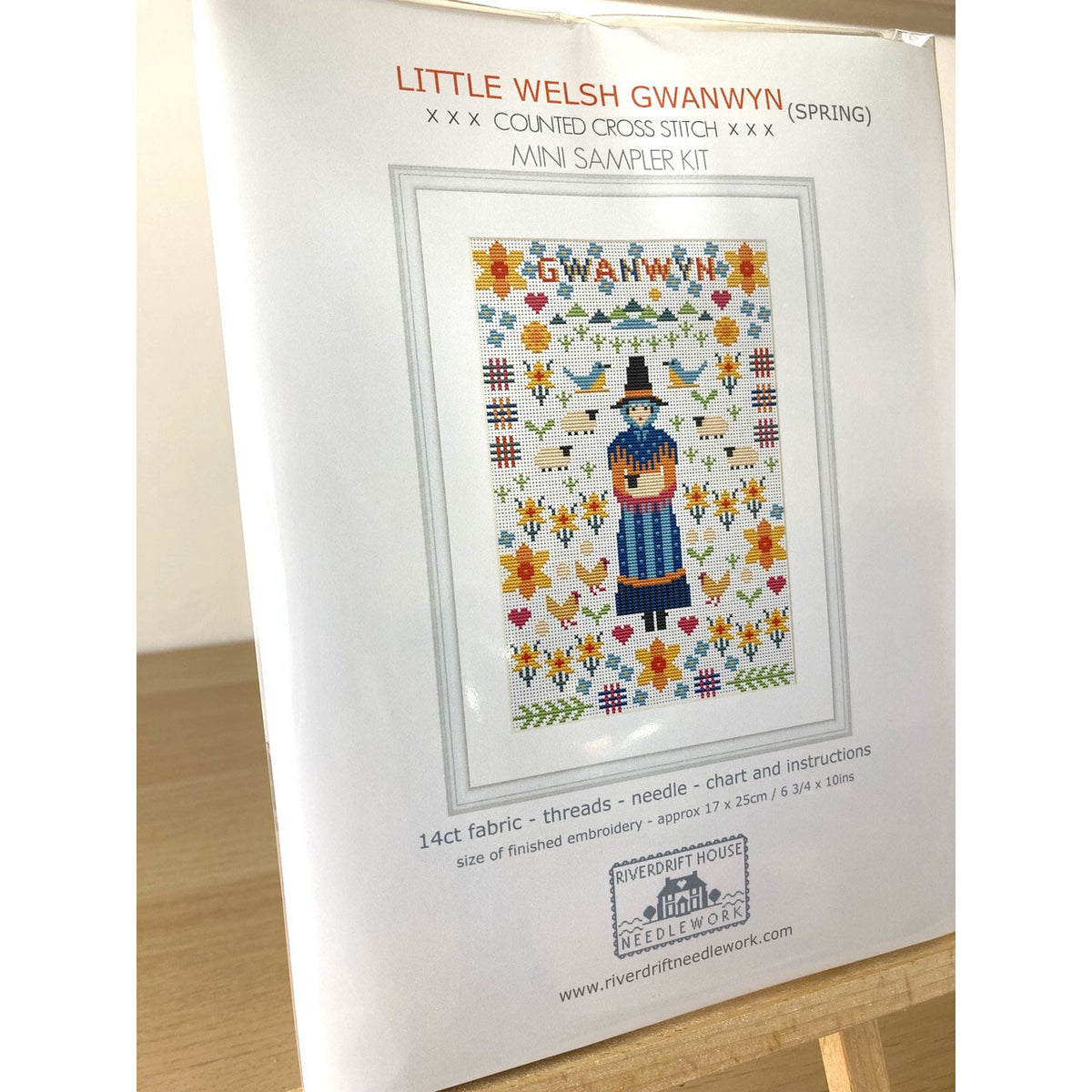 Cross Stitch Kit - Welsh Lady - Gwanwyn / Spring - Mini
