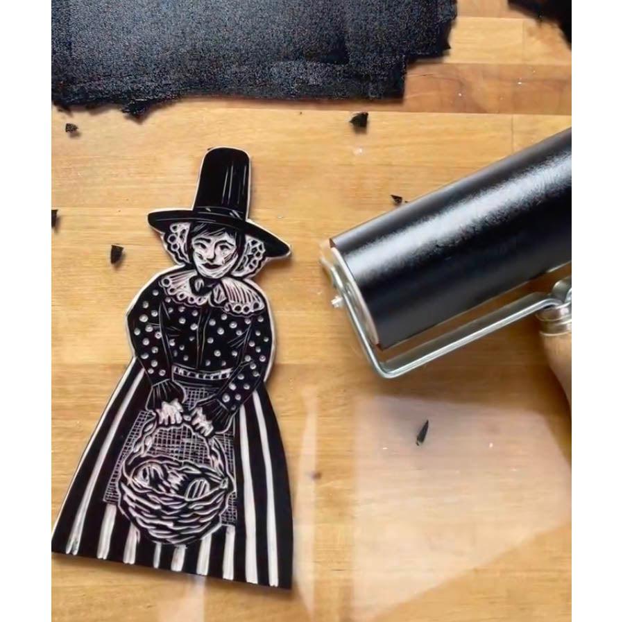 Cerdyn Cyfarch - Linoprint Argraffedig â Llaw - Welsh Lady