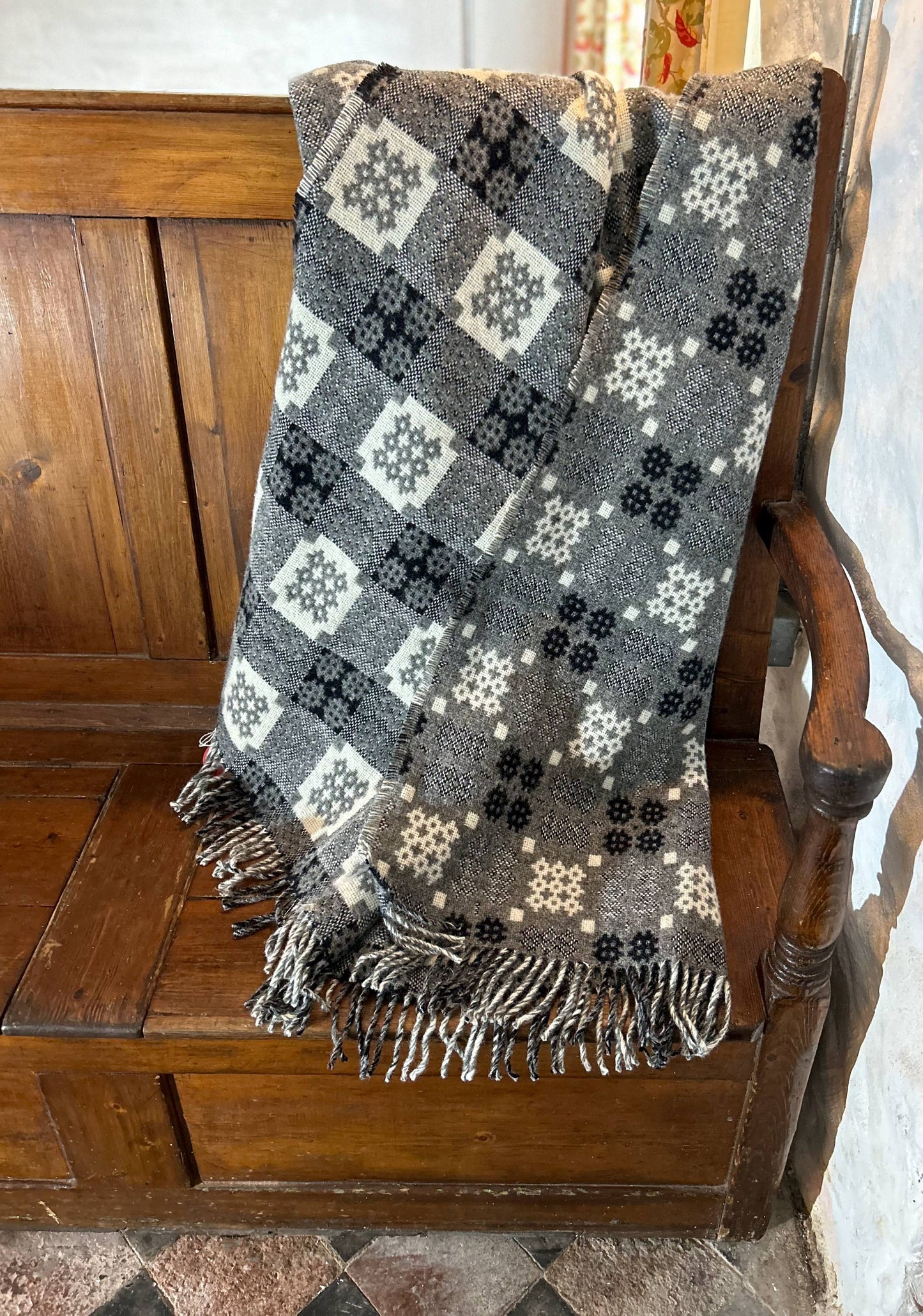 Throw / Blanket - Welsh Tapestry / Carthen Ysgafn - Caernarfon - 100% Wool - Dark Grey