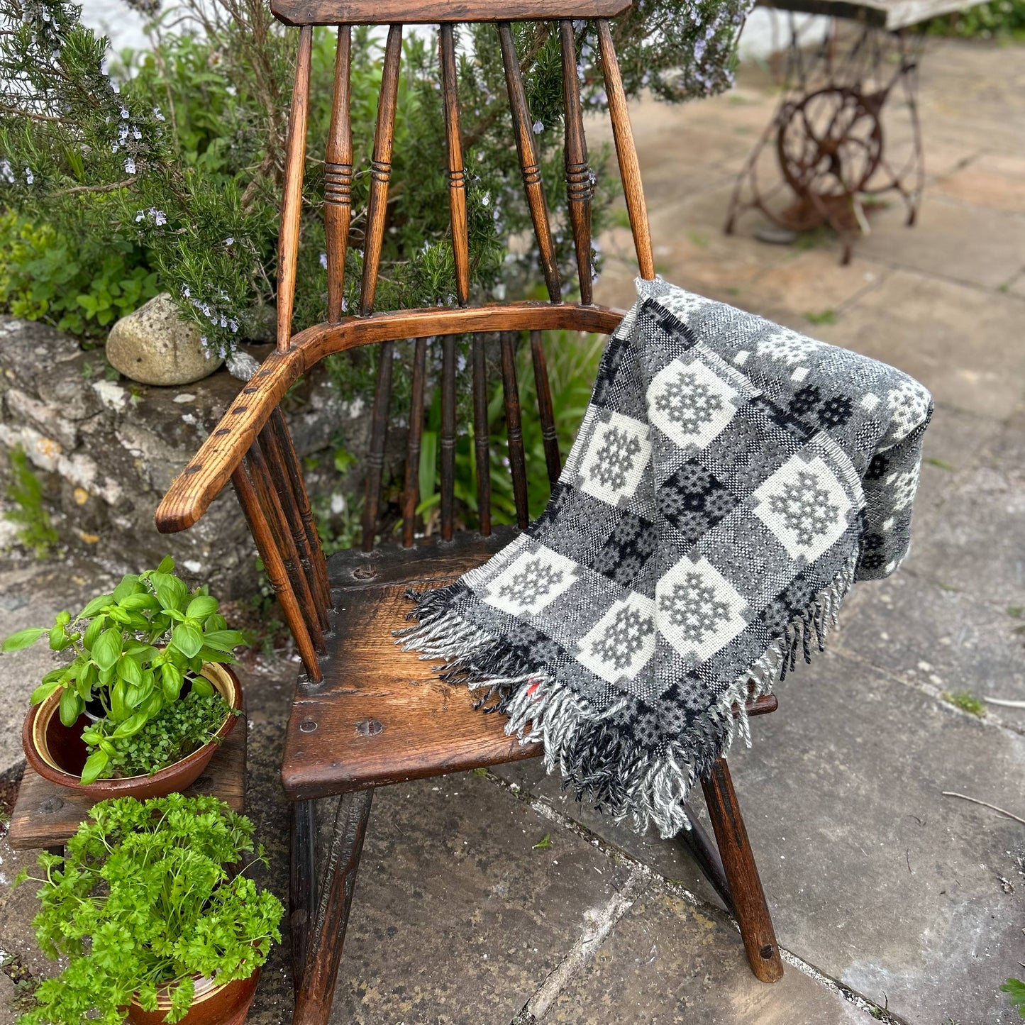 Throw / Blanket - Welsh Tapestry / Carthen Ysgafn - Caernarfon - 100% Wool - Dark Grey