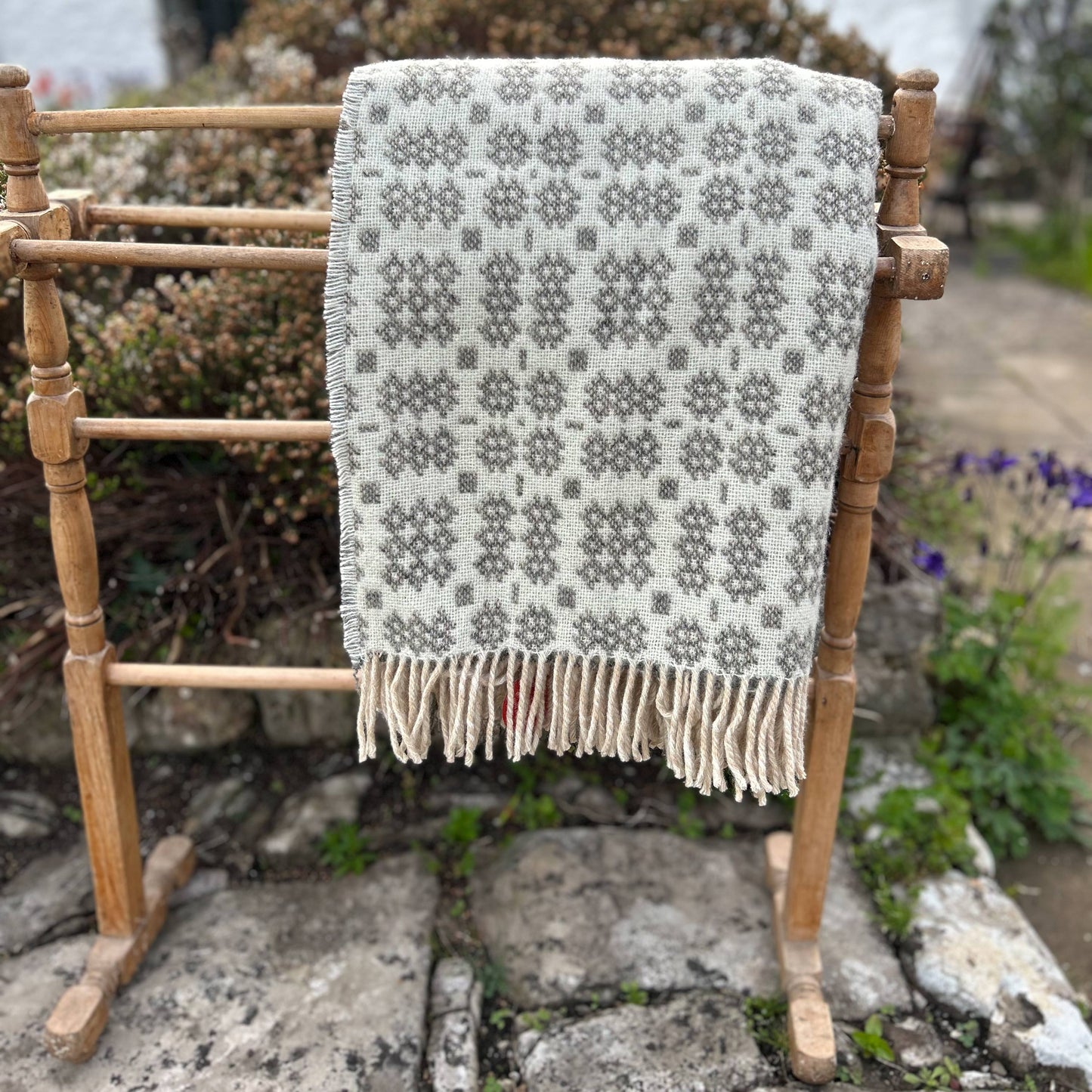 Throw / Blanket - Welsh Tapestry / Carthen Ysgafn - Caernarfon - 100% Wool - Light Grey - Quarry