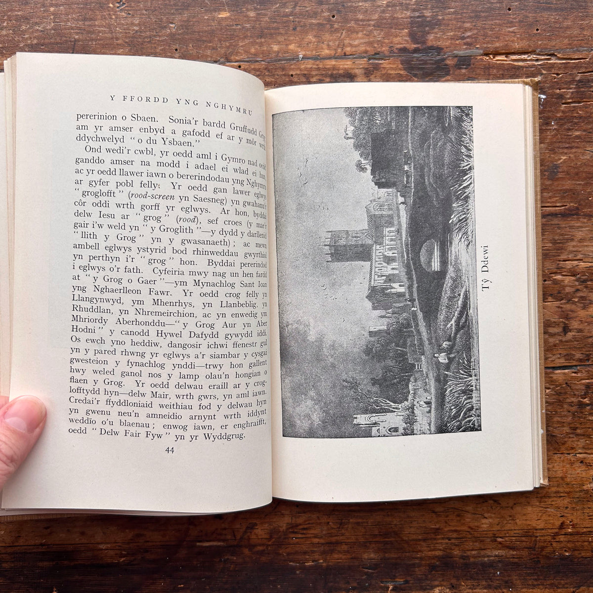 Y Ffordd yng Nghymru - R. T. Jenkins - 1933 (Preloved)