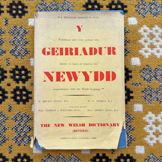 Y Geiriadur Newydd - Vintage Welsh English Dictionary - 1956 (Preloved)