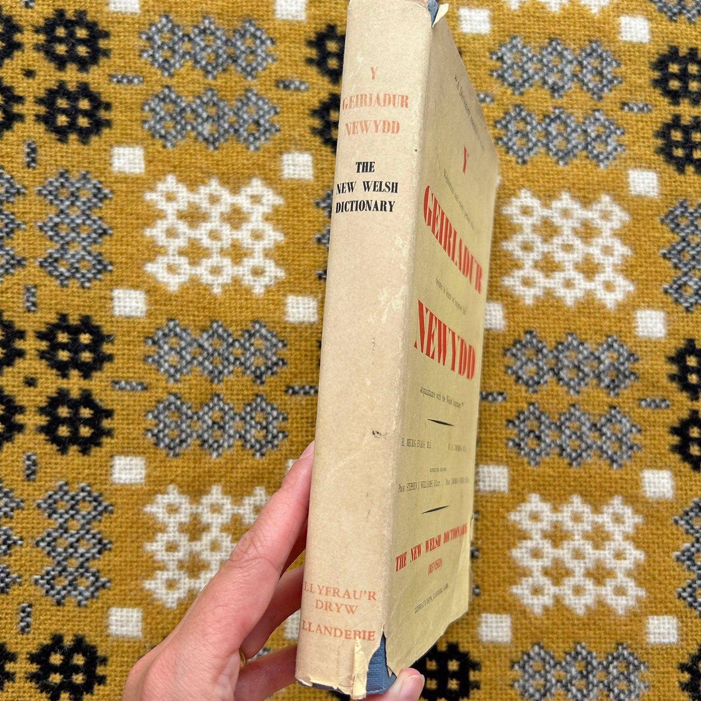 Y Geiriadur Newydd - Vintage Welsh English Dictionary - 1956 (Preloved)