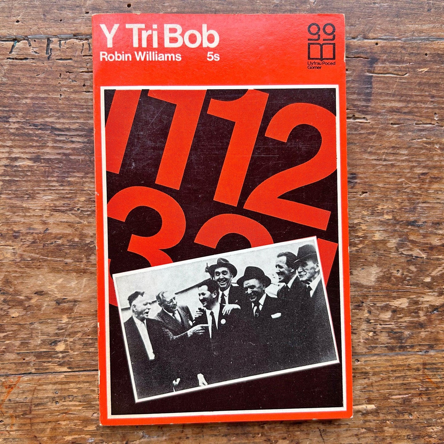 Y Tri Bob - Robin Williams - 1970 (Preloved)