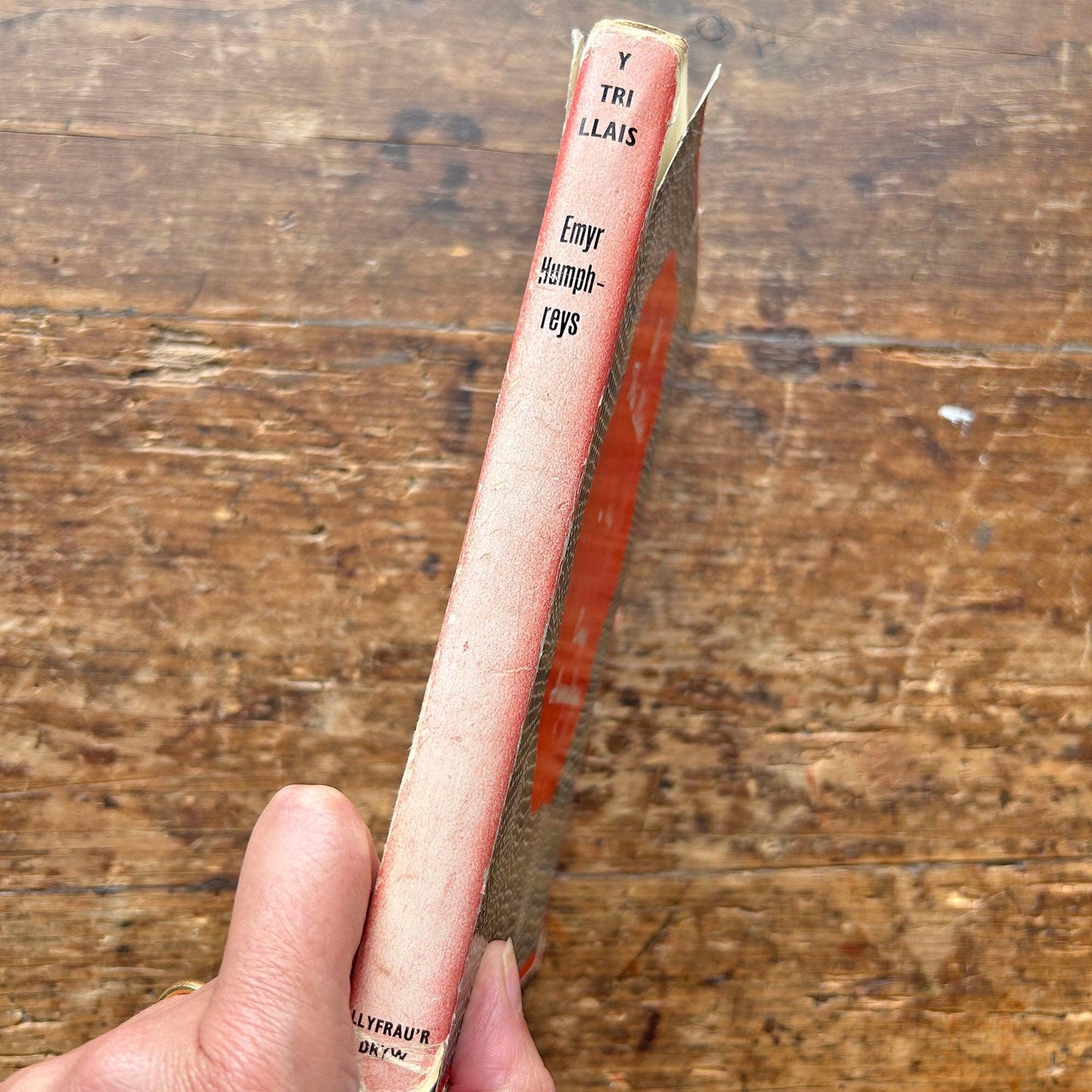 Y Tri Llais - Vintage Welsh Book - 1958 1st ed'n. (Anwylyd)
