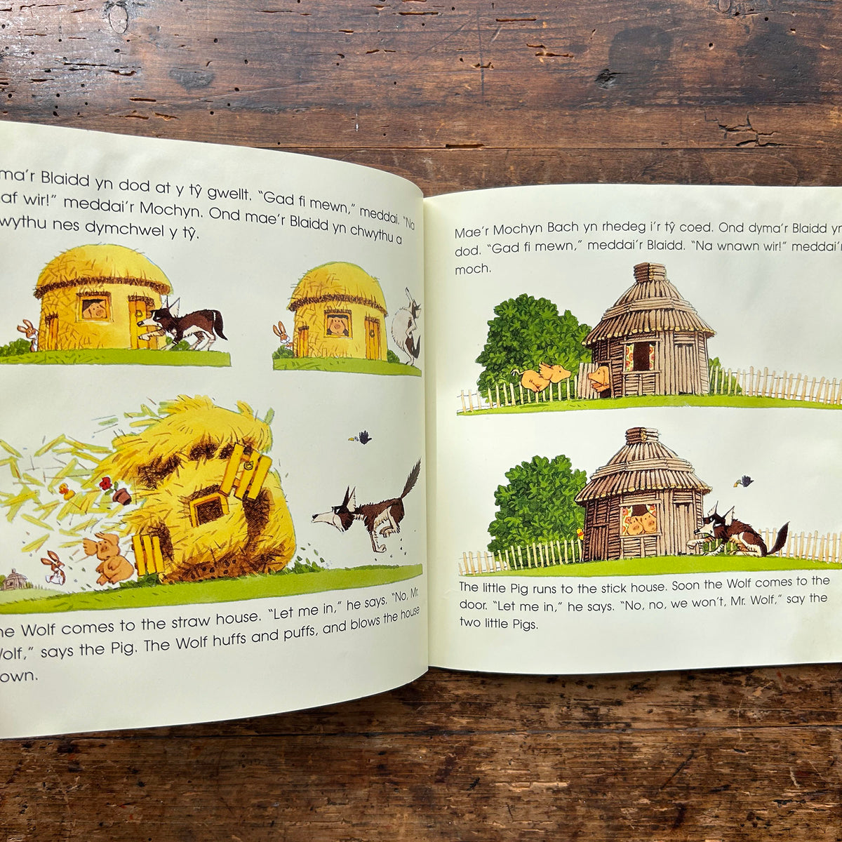 Y Tri Mochyn Bach - Three Little Pigs - Heather Amery & Stephen Cartwright - Welsh & English (Preloved)