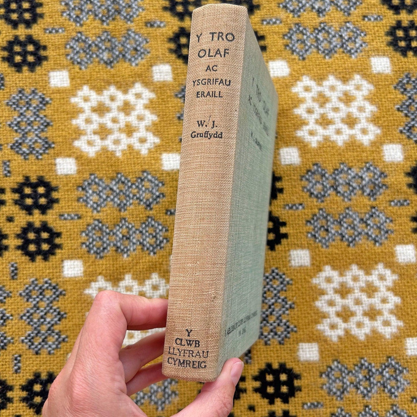 Y Tro Olaf: Ac Ysgrifau Eraill - W. J. Gruffydd - 1939 (Preloved)