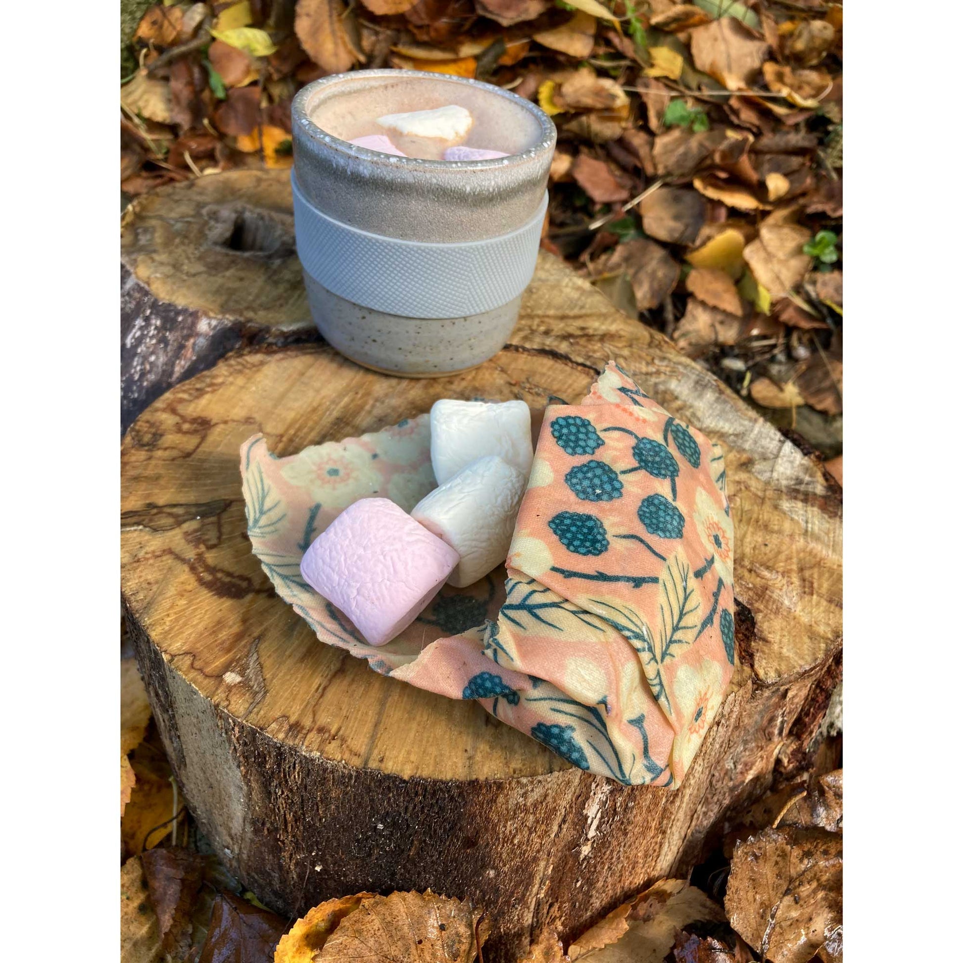 Beeswax Wrap - Sandwich Wrap - Blackberry & Bee