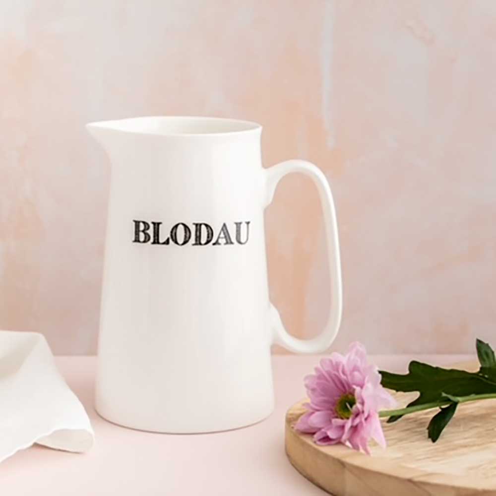 Jug / Vase - Black Vintage Text - Blodau / Flowers