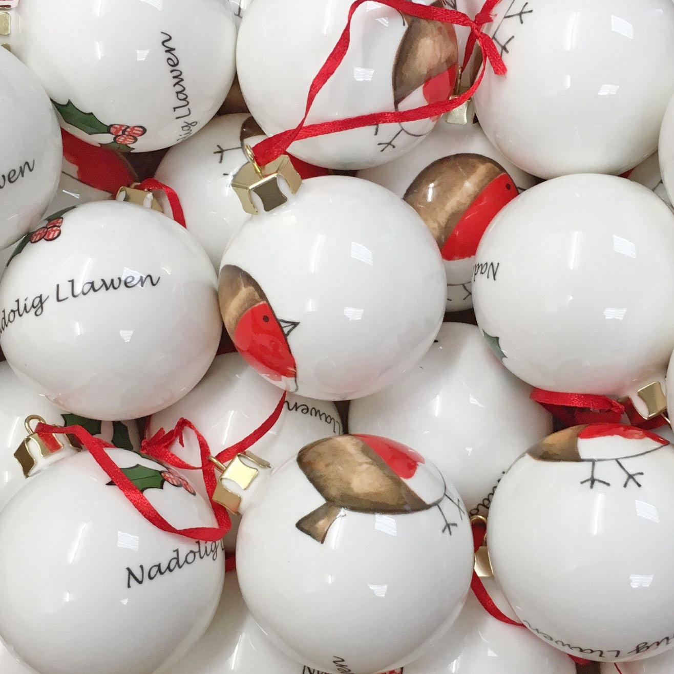 Christmas Bauble / Decoration - Cheeky Robin - Nadolig Llawen