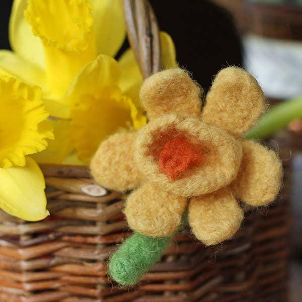 Badge / Brooch - Wool Daffodil