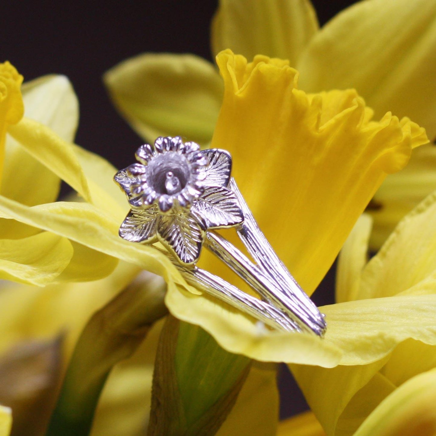 Pin / Brooch - Welsh Daffodil - Sterling Silver or Gold Plated