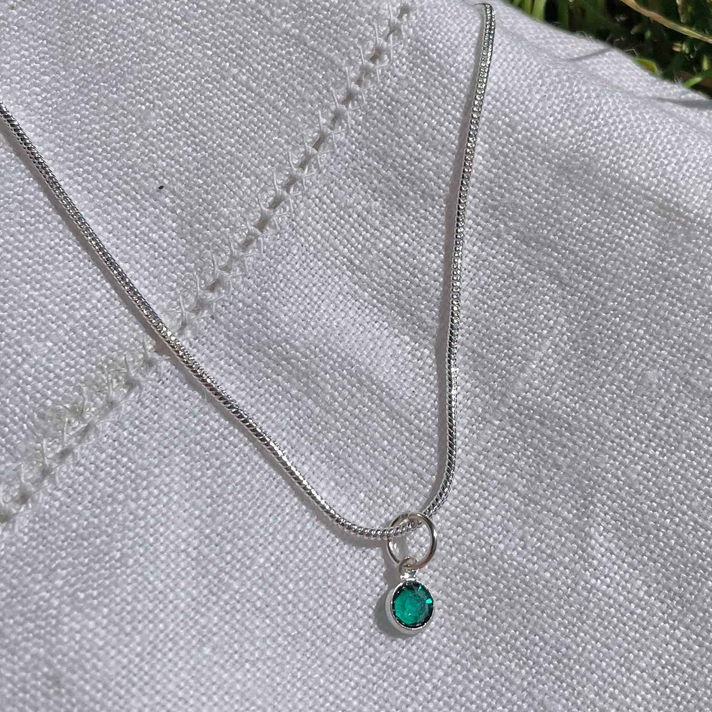 Birthstone Crystal Pendant - Silver Necklace - Welsh Language - May / Emerald