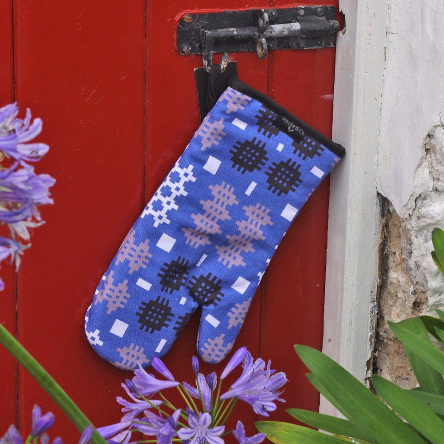 Oven Mitt / Glove - Welsh Tapestry Print - Various Colours