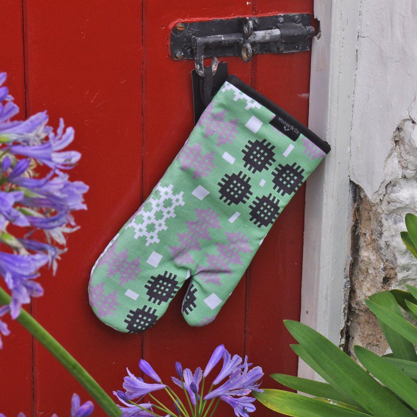 Oven Mit / Glove - Welsh Tapestry Print - Various Colours