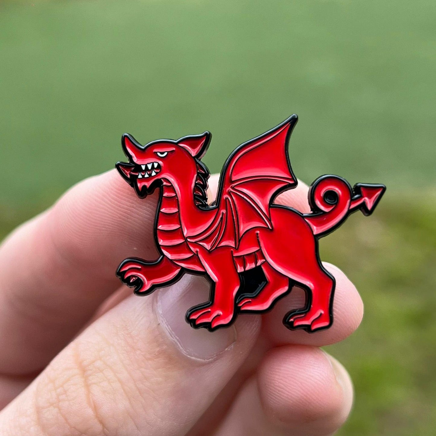 Bathodyn Pin / Tlws - Eiconig - Y Ddraig / Draig Goch