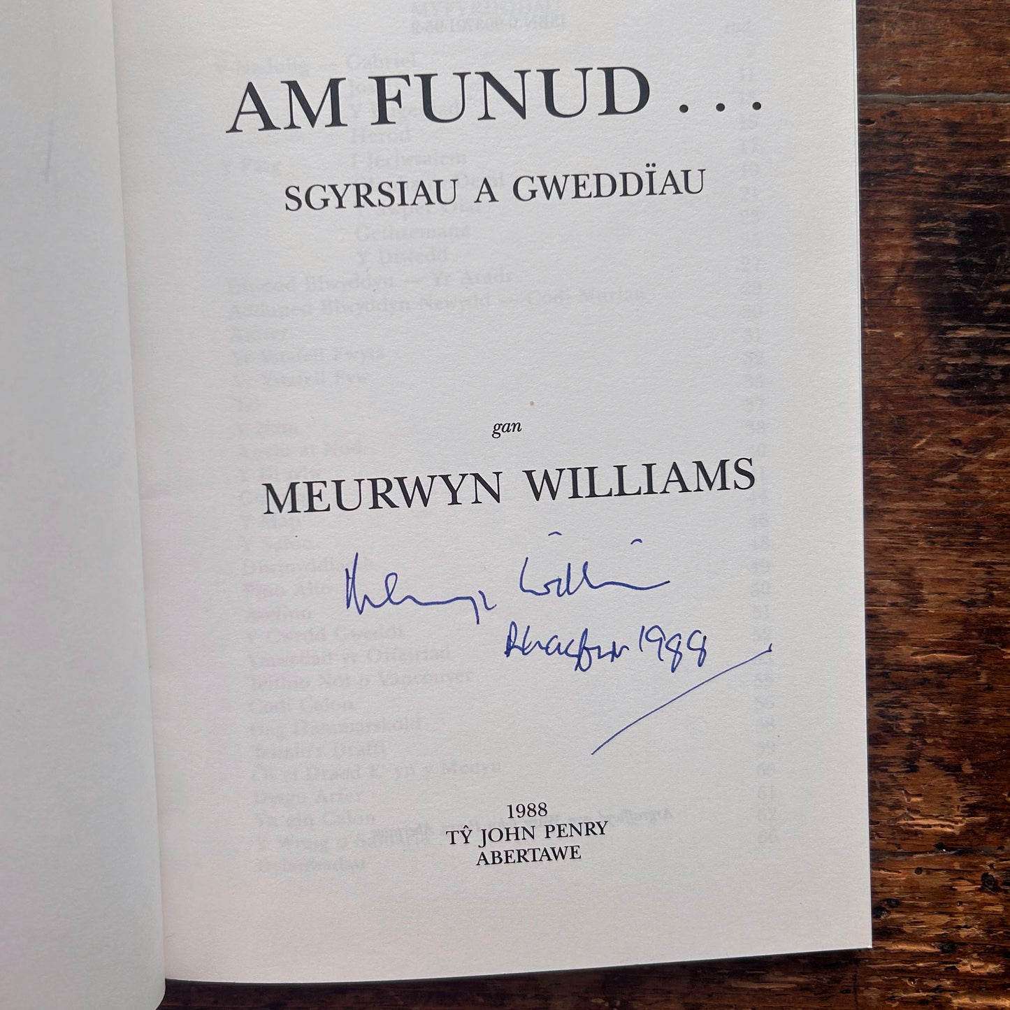 Am Funud - Sgyrsiau a Gweddiau - Meurwyn Williams - 1988 - Signed (Preloved)