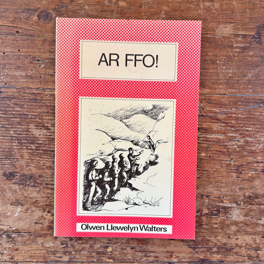 Ar Ffo! Olwen - Olwen Llewelyn Walters - Signed! (Preloved)