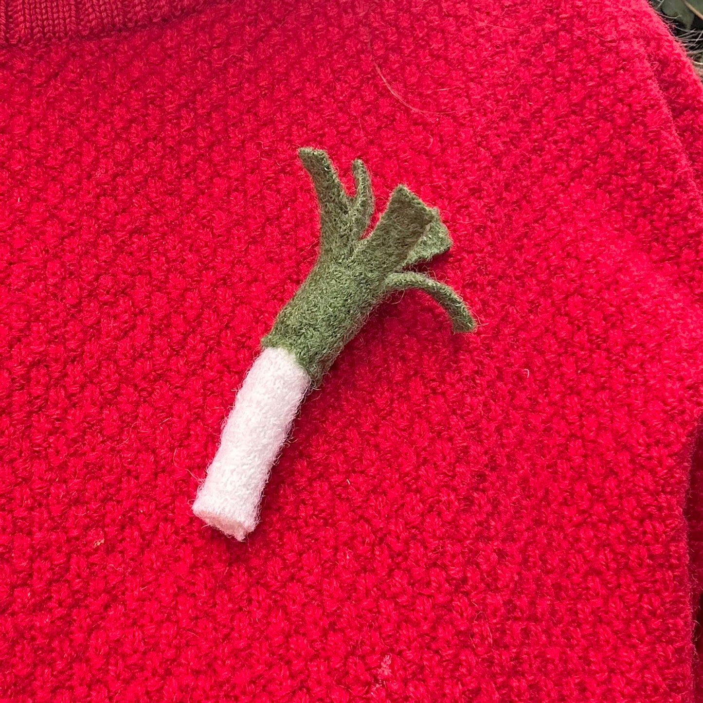 Bathodyn / Tlws - Cennin Pedr Gwlân