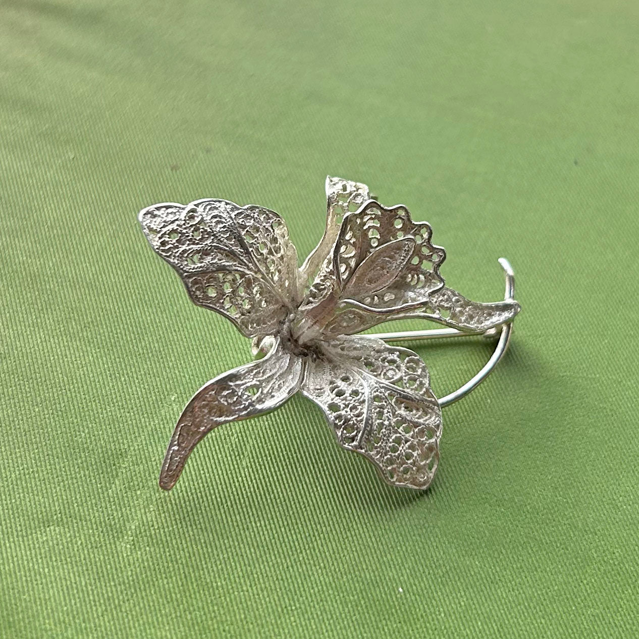 Brooch - Vintage - 935 Silver - Filigree Daffodil (Preloved)