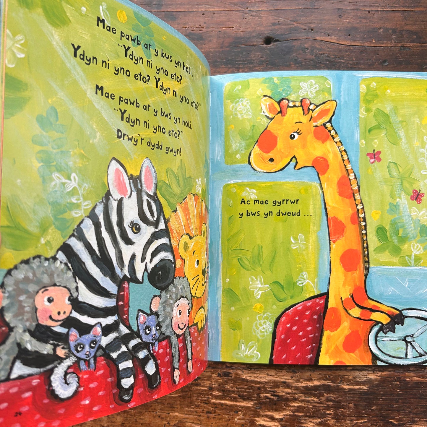 Bws Sbri-Hi-Hi y Jyngl / The Wheels on the Bus (Preloved)